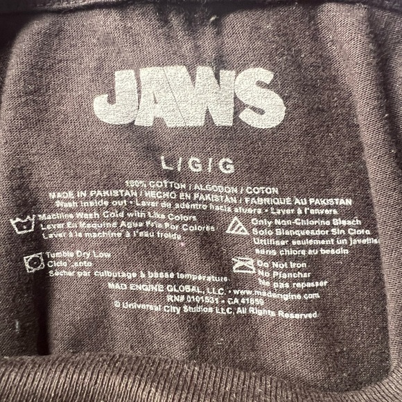 JAWS graphic tee - Picture 4 of 4